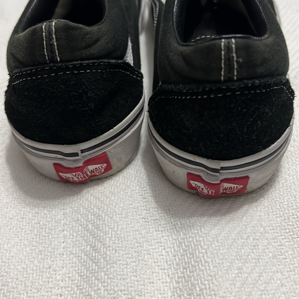 Vans - Picture 2 of 4